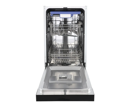 Otevřená myčka na nádobí s koši na nádobí