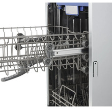 Vnitřek myčky s vytaženým košem