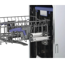 Vnitřek myčky s vysunutým košem