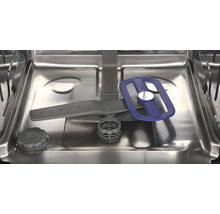 Vnitřek myčky s ostřikovacími rameny a filtrem