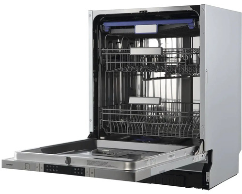 Otevřená myčka nádobí s několika mycími koši