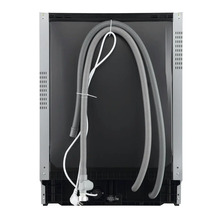 Zadní strana myčky nádobí s přípojkami