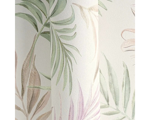 Detail dekorativní tapety s listovým motivem.