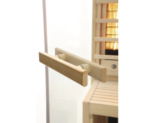 Dřevěná klika na saunové kabině