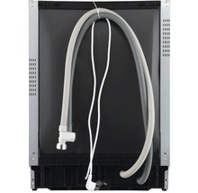 Zadní strana myčky s připojovacími hadicemi a napájecím kabelem