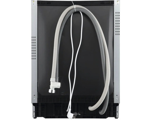 Zadní strana myčky s připojovacími hadicemi a napájecím kabelem