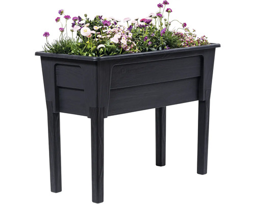 Plastový vyvýšený záhon s květinami