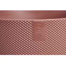 Detail povrchu květináče s logem Elho