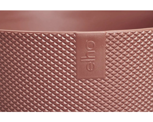 Detail povrchu květináče s logem Elho