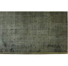 Koberec s abstraktním vzorem