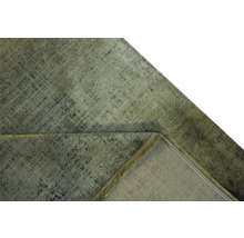 Koberec s abstraktním vzorem