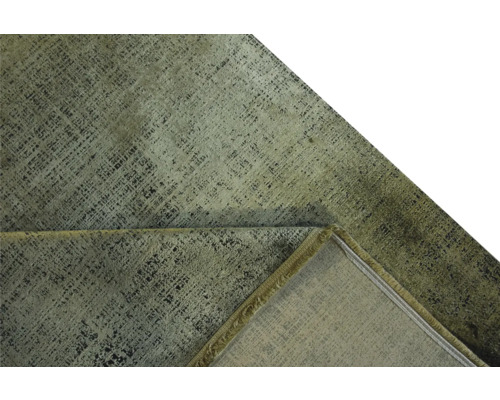 Koberec s abstraktním vzorem