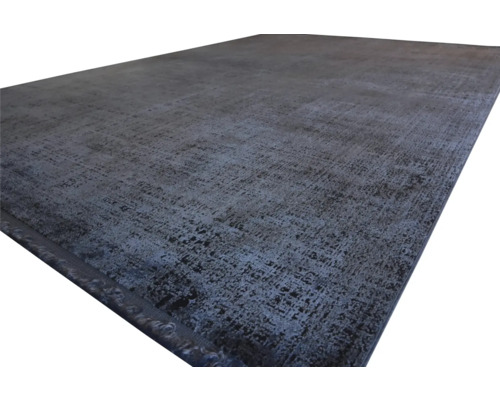 Obdélníkový koberec s abstraktním vzorem