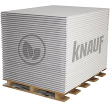 Stoh sádrokartonových desek Knauf na paletě