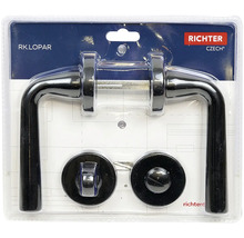 Sada dveřního kování s klikou a rozetami v balení