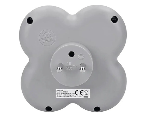 Rozbočovací zásuvka se čtyřmi zásuvkami na zadní straně