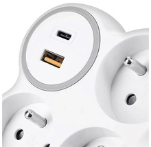 Rozbočovací zásuvka s porty USB-A a USB-C