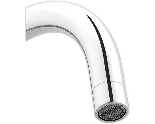 Detailní pohled na výtok vodovodní baterie