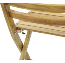 Detail dřevěné židle se skládacím mechanismem