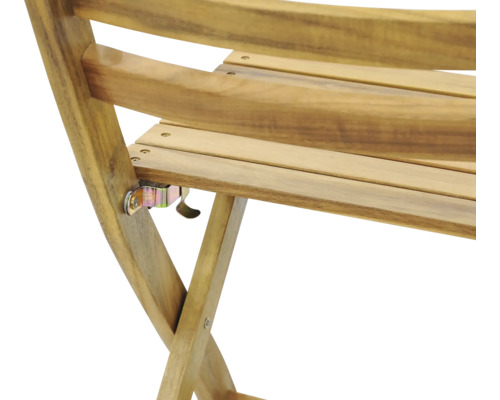 Detail dřevěné židle se skládacím mechanismem