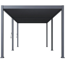 Pergola s lamelovou střechou a ruční klikou