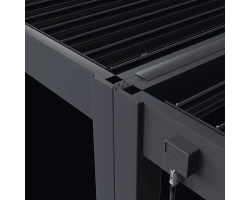 Detail konstrukce pergoly s rohovými spoji a lamelami