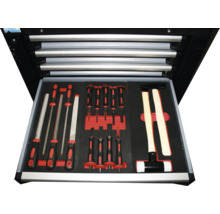 Zásuvka na nářadí s pilníky, šroubováky a kladivy