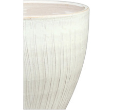 Detailní pohled na strukturovaný květináč