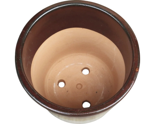 Vnitřní pohled na květináč s drenážními otvory