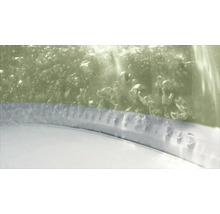 Detailní záběr vzduchových bublin ve vodě