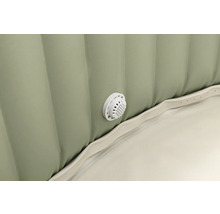 Detail vířivky s vypouštěcím ventilem