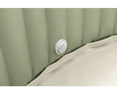 Detail vířivky s vypouštěcím ventilem