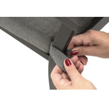 Detailní pohled na židli s upevňovacím popruhem