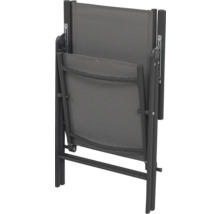 Složené zahradní křeslo s textilním potahem a kovovým rámem