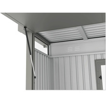 Detail kovové zahradní bedny s otevíracím mechanismem