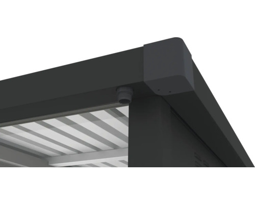 Detailní pohled na terasové zastřešení s odvodňovacím systémem