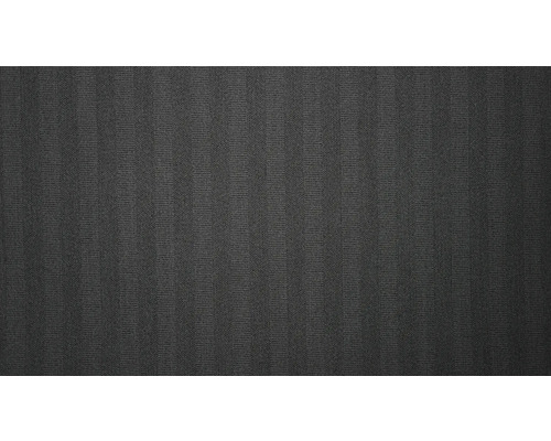 Detail šedého koberce s pruhovaným vzorem