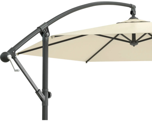 Detailní pohled na slunečník s boční tyčí a klikovým mechanismem