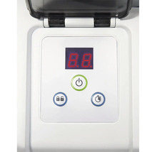 Ovládací panel s digitálním displejem, tlačítkem zapnutí a vypnutí, dětskou pojistkou a funkcí časovače