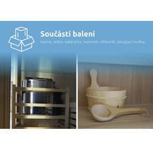 Saunová kamna, dřevěný kbelík a dřevěná naběračka v sauně