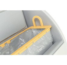 Plastový držák na odpadkové pytle s pytlem v nádobě