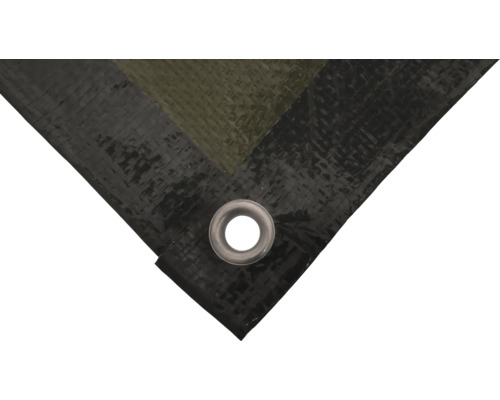 Detailní pohled na plachtu s okem