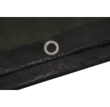 Detailní záběr plachty s očkem pro upevnění