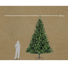 Umělý vánoční stromek o výšce 425 cm.