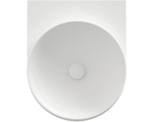 Pohled shora na keramické umyvadlo na desku