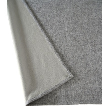 Šedá fleecová deka s texturou