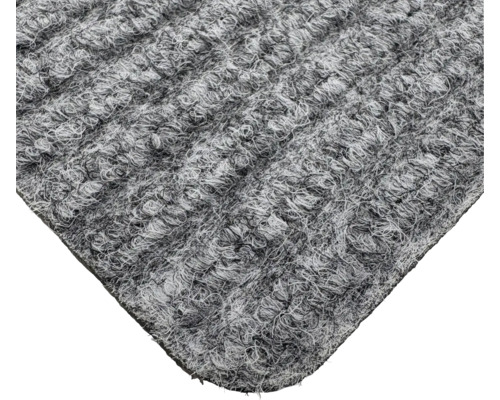 Detailní pohled na šedou čisticí rohožku