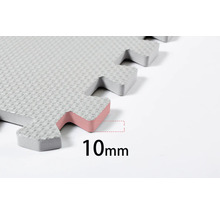 Detail puzzle hrací podložky o tloušťce 10 mm.