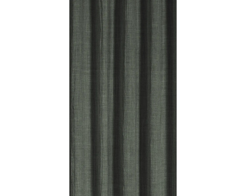 Záclona z látky se záhyby