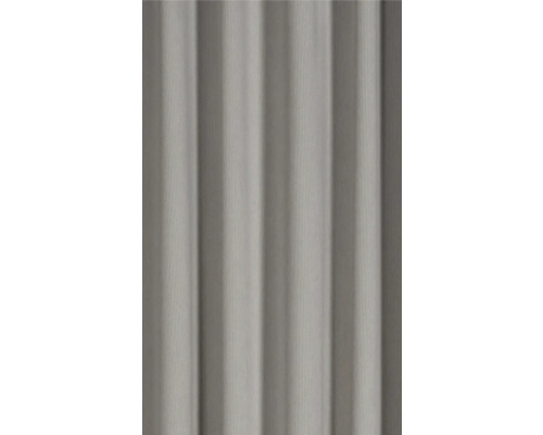 Záclona se záhyby a strukturou